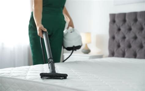 Cleaning the bed .